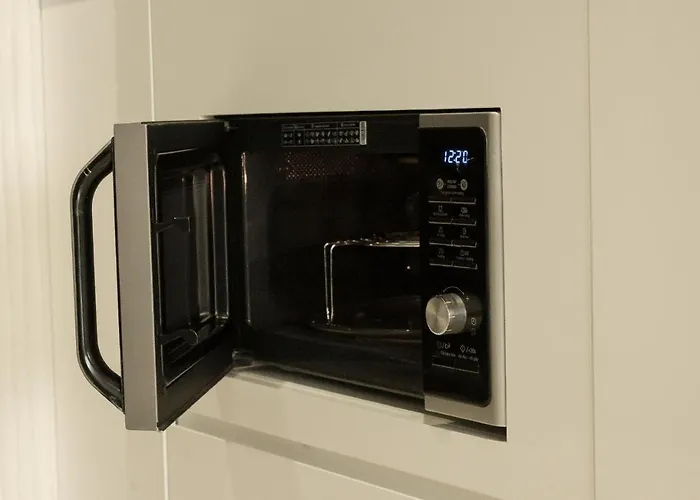 Sunny Serviced Apartment